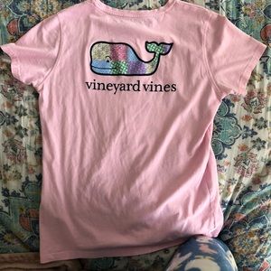 vineyard vines t shirt